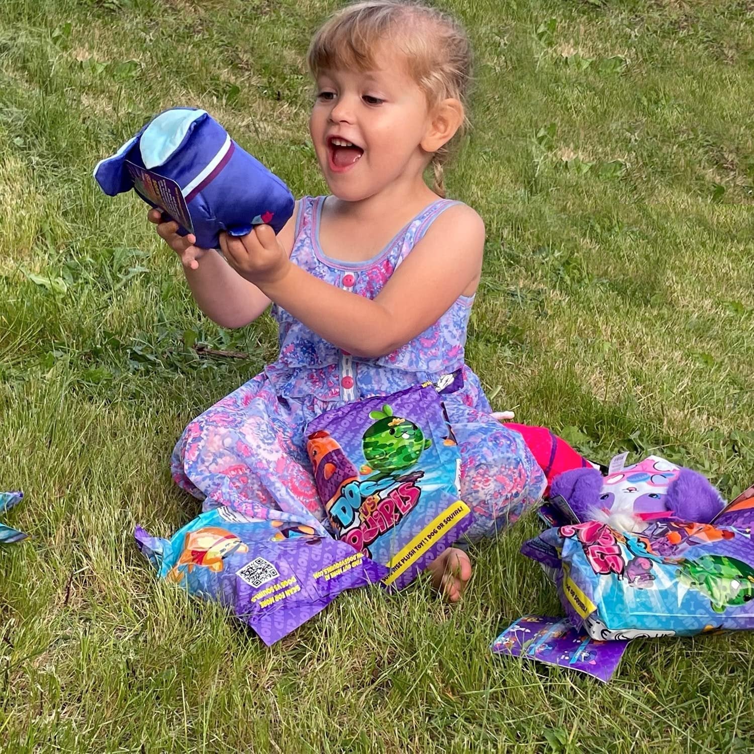 Dogs vs Squirls - Mystery Bag - 12-Pack - Chonks - Amazon Exclusive Super-Soft & Bean-Filled Plushies! Collect These as Stocking Stuffers! Great for Advent Calendars - Great for Kids, Boys, & Girls!